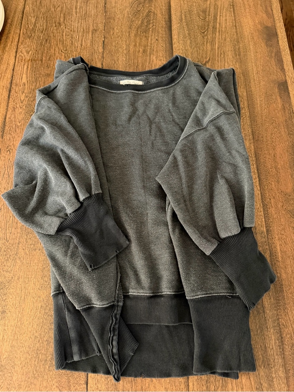 We The Free by Free People Women’s Black Crewneck Pullover Sweatshirt. Size xs